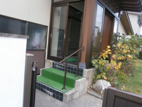 【米沢花沢店】玄関先にパルトナーを取付けさせていただきました。