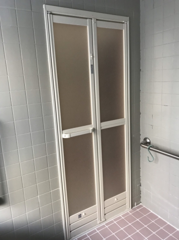 浴室の折れ戸交換：米沢市現場
